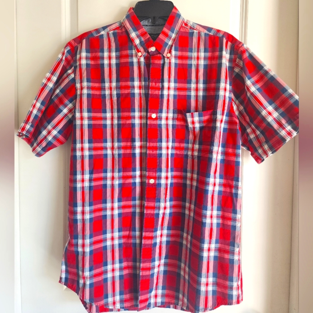 Mens, Arrow, Button Down, Short Sleeve Shirt. New Without Tags. Red & Blue Color